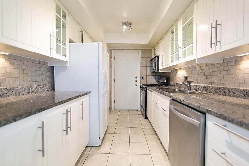 Building Photo - 6851 Roswell Rd NE