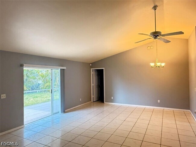 Building Photo - 1409 SW 10th St