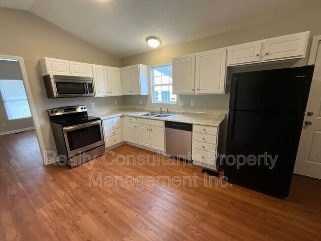 Building Photo - 1702 Marion St