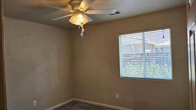 Building Photo - 1404 N Fulgham St