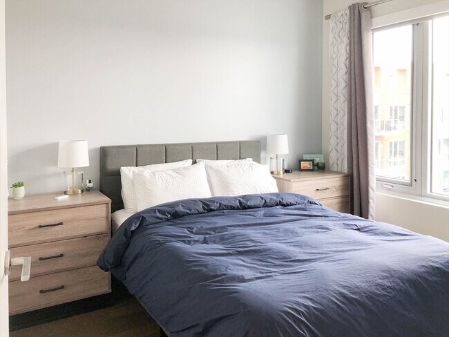 Building Photo - 65 Lewis St