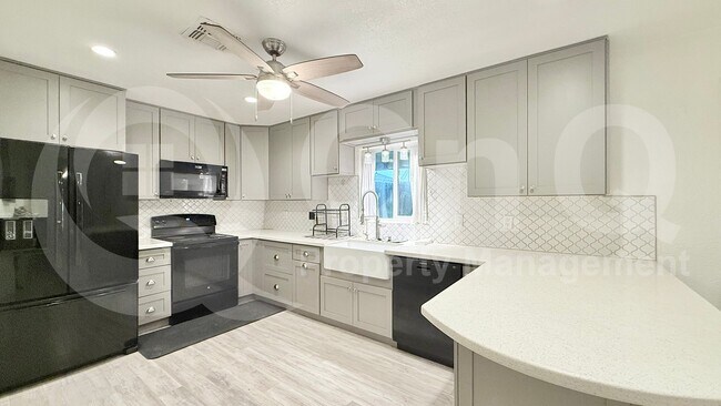 Building Photo - 4518 W Crivello Ave