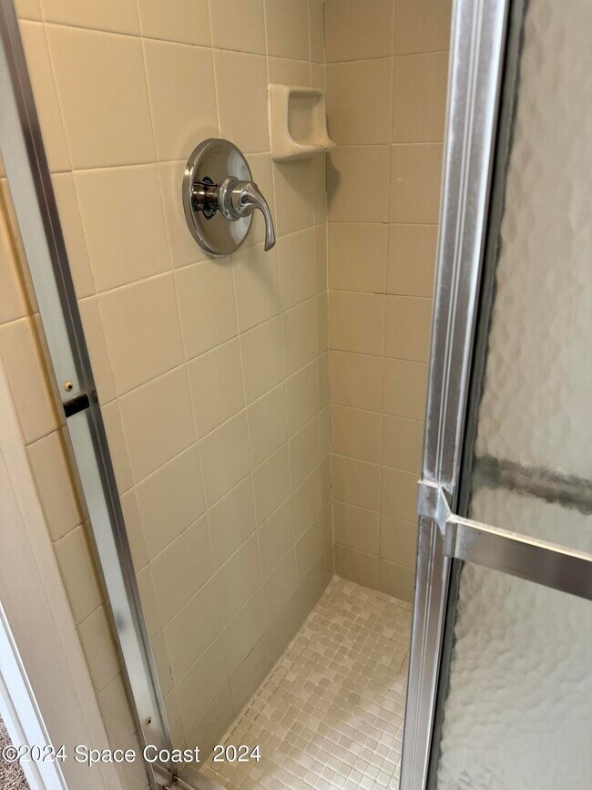 Building Photo - 6850 US-1