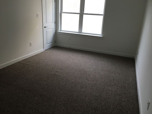 Building Photo - 3503 Haverford Ave