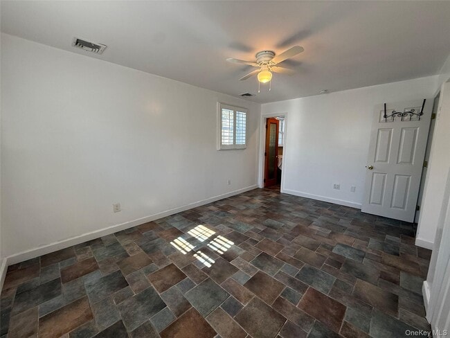 Building Photo - 73 Waterford Rd