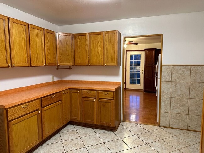 Building Photo - 2 Bedroom Downstairs Duplex in Norfolk