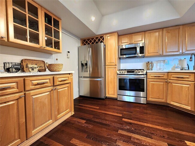 Building Photo - 2030 S Ocean Dr