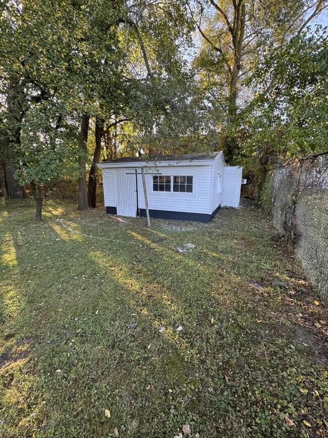 Building Photo - 54 E Sylvania Ave