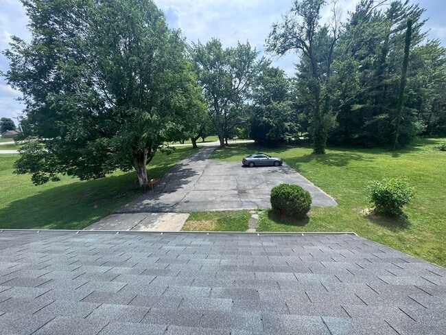Building Photo - 5 Bd 2.5 Ba