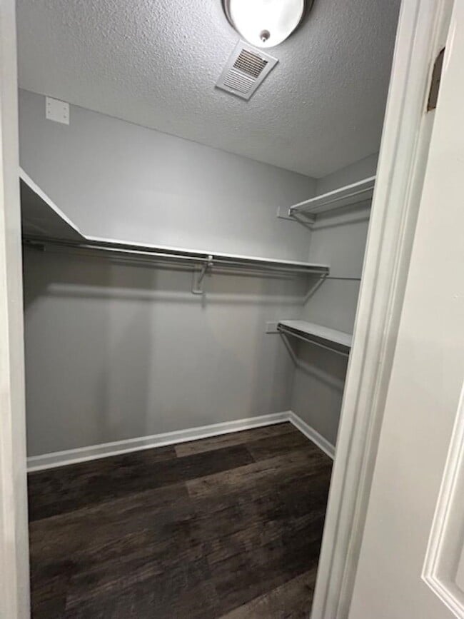 Building Photo - 496 Quail Crest Dr