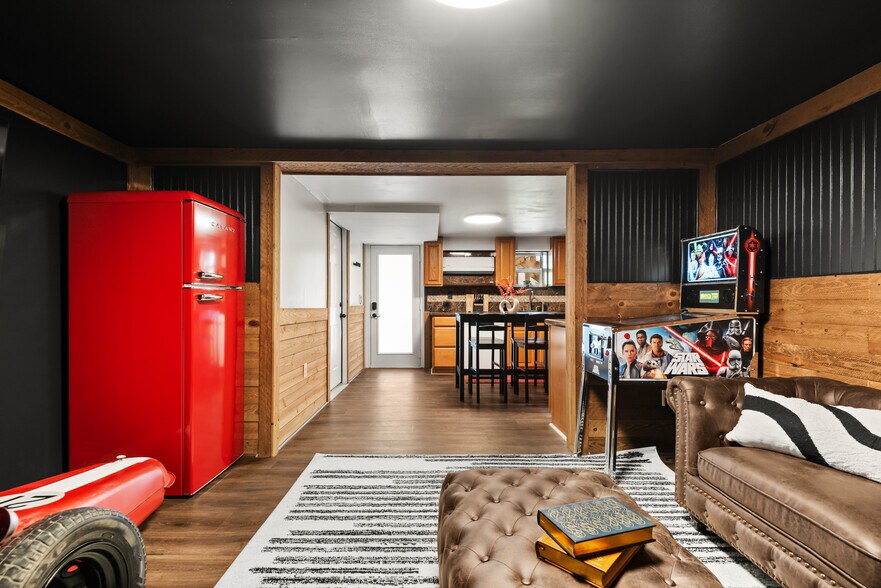 Building Photo - 1009 Little Marrowbone Rd