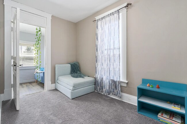 Building Photo - 477 E Gates St