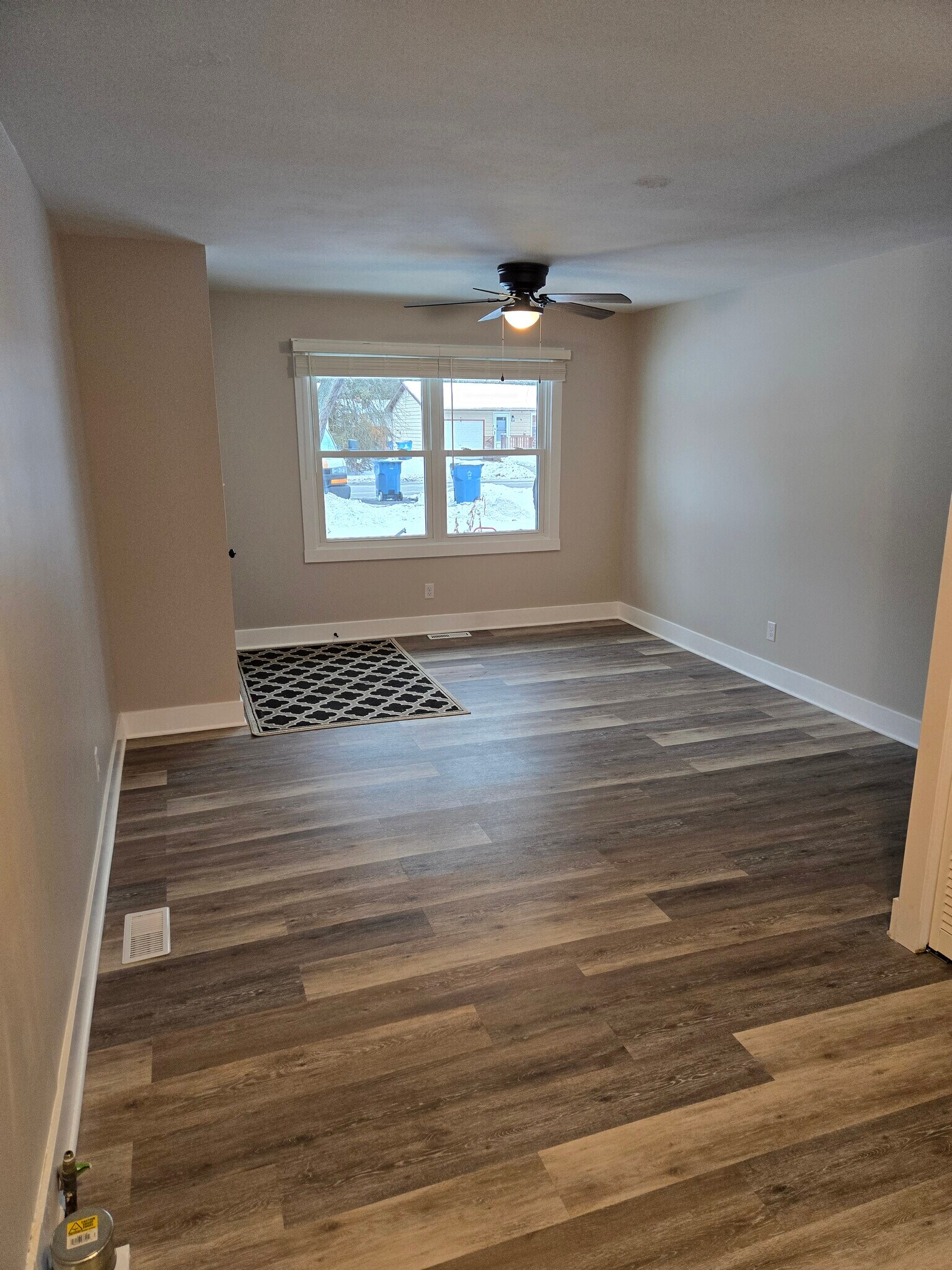 Building Photo - 807 S 15th St