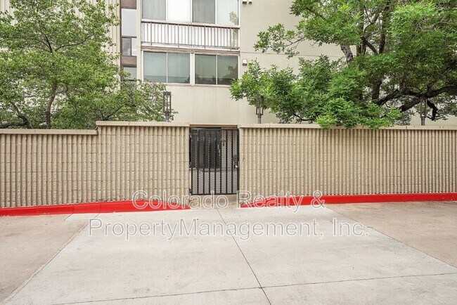 Building Photo - 777 N Washington St