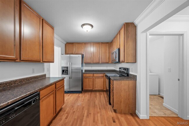 Building Photo - 499 Parkgate Dr