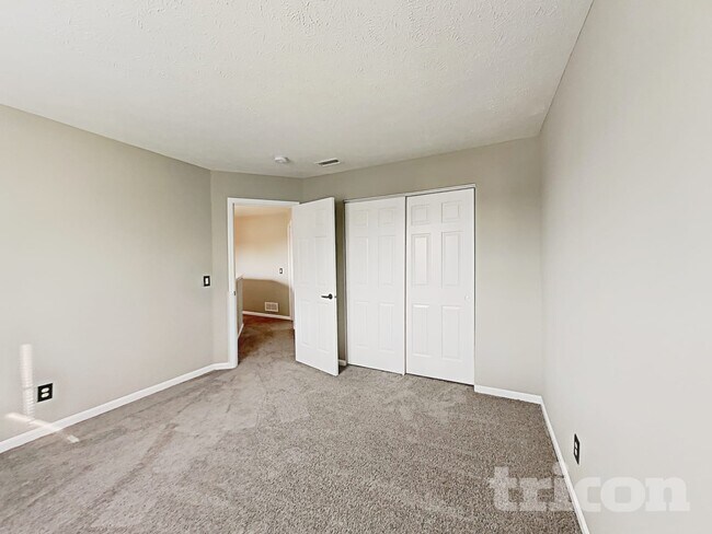 Building Photo - 3210 Crestwell Dr