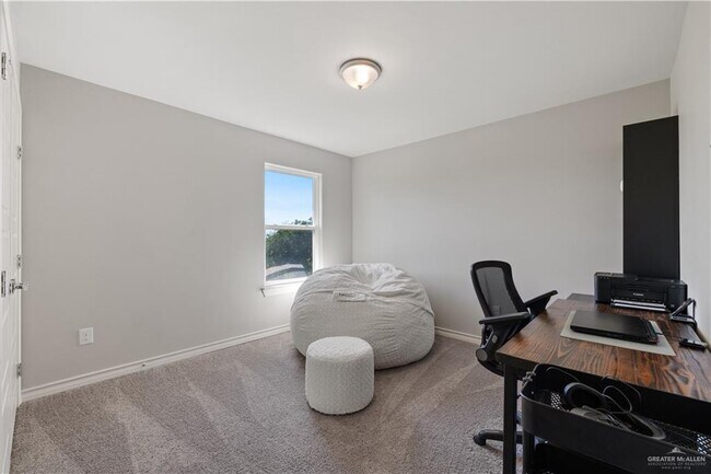 Building Photo - 2409 Antelope Cyn St