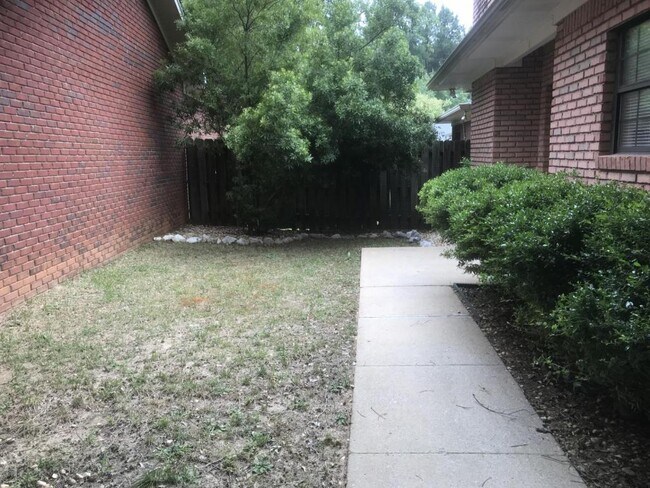 Building Photo - 625 Lanier Pl