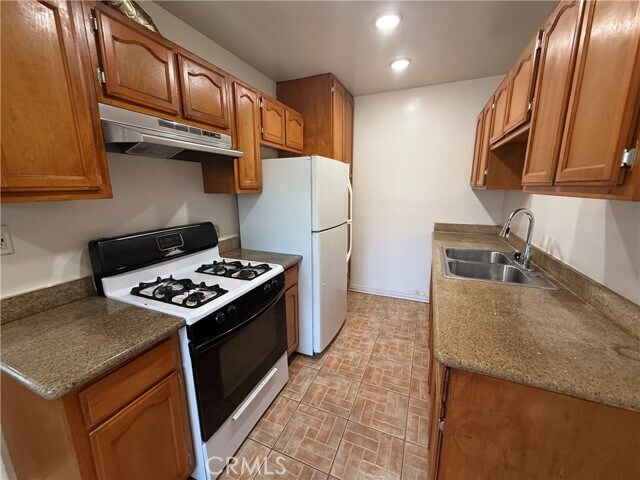 Building Photo - 10238 Woodworth Ave