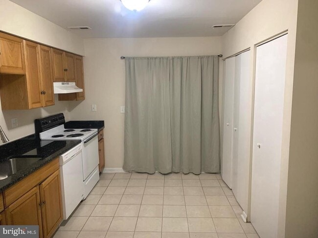 Building Photo - 424 Harford St