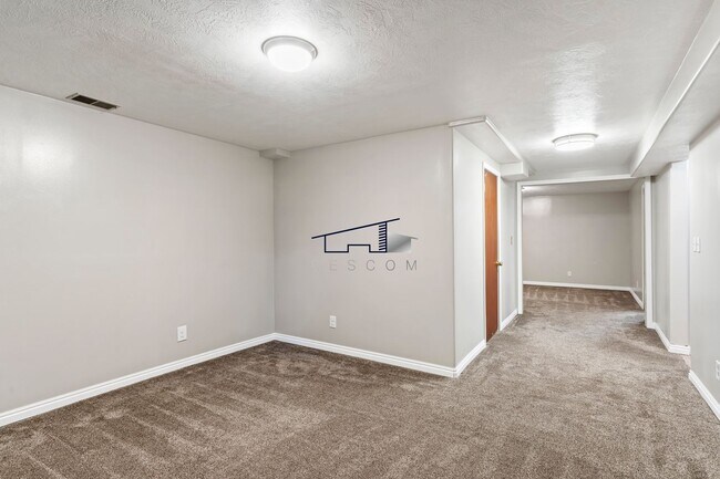 Building Photo - Spacious 3-Bedroom Ogden Home for Rent!