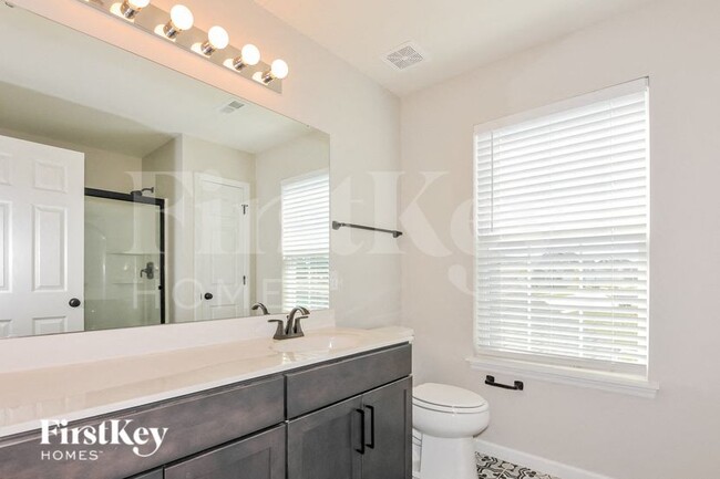 Building Photo - 1684 Woods Mill Dr