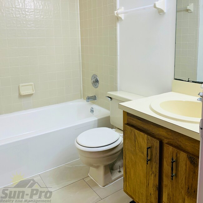 Building Photo - 428 Banana Cay Dr