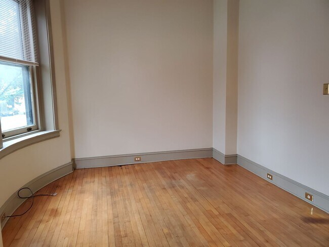 Building Photo - First Floor 1 Bedroom near Downtown Lancaster