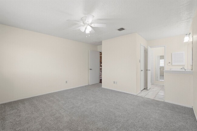 Building Photo - 1418 Crawley Ct