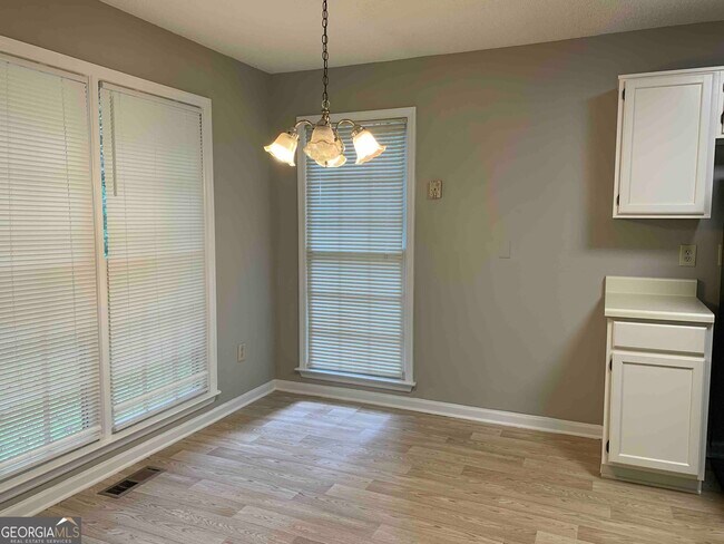 Building Photo - 4930 Muirwood Dr