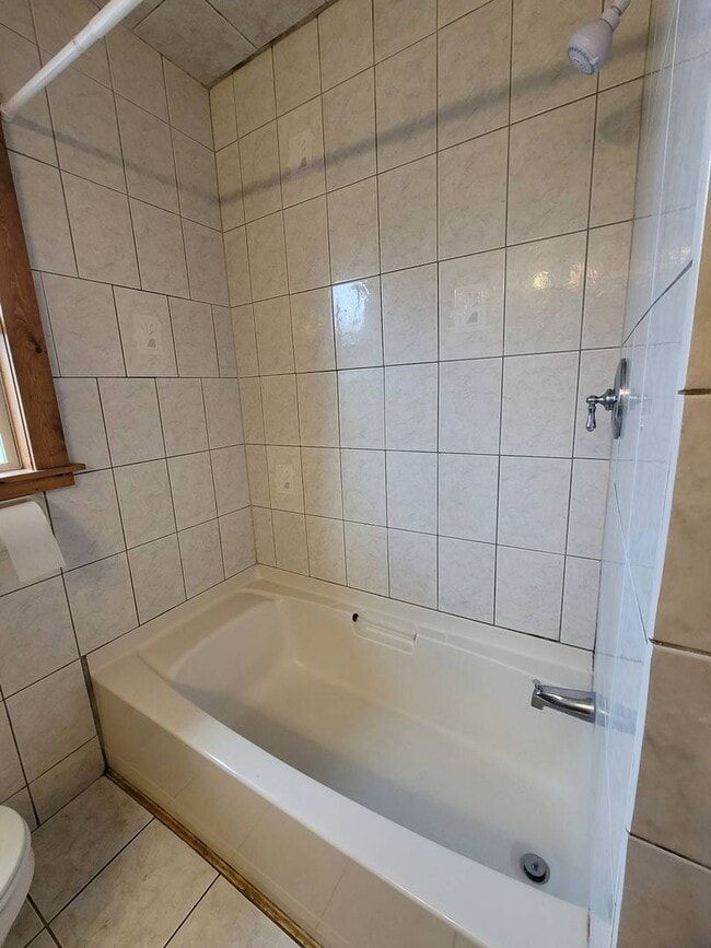 Building Photo - 3 bed 1 Bath Single Family Home in Rothschild