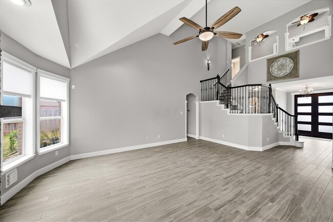 Building Photo - 7531 Fall Creek Bend Ct