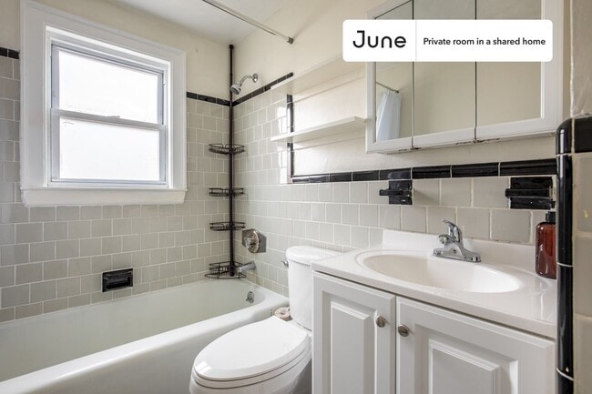 Building Photo - Room in Shared 5 bed/2 bath home