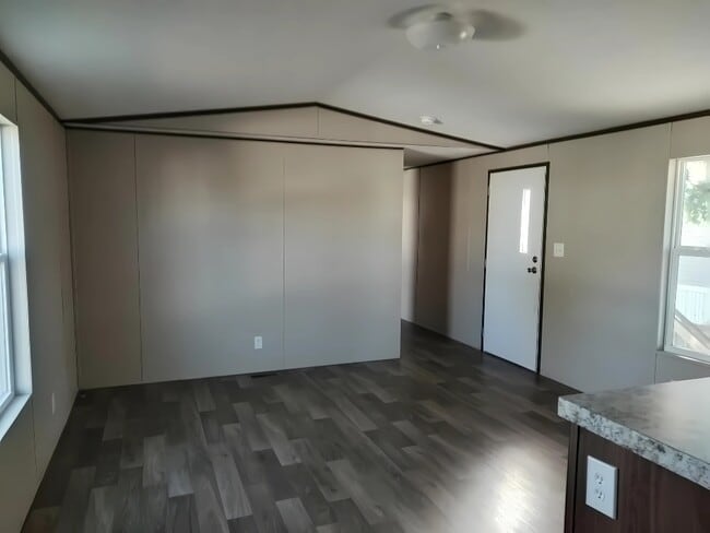 Building Photo - 308 Mark Rd