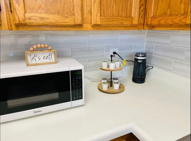 Building Photo - 336 Victor St