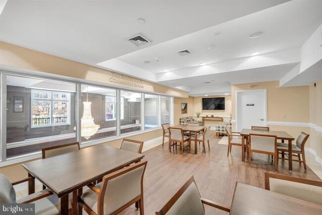 Building Photo - 266 Carson Terrace