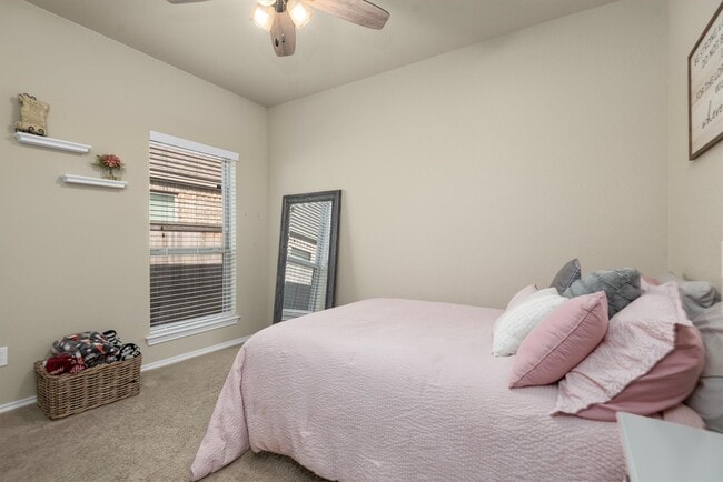 Building Photo - 19122 Panther Cave Ct