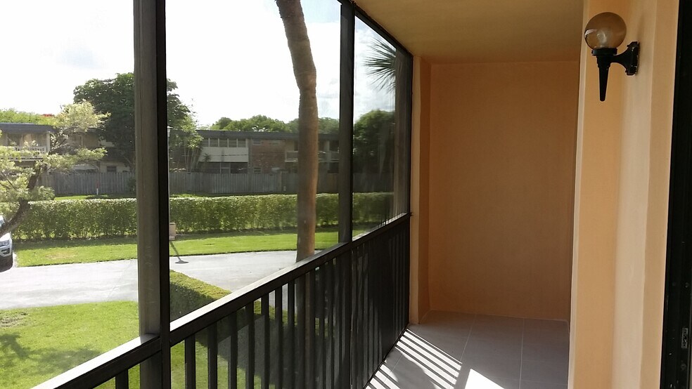 Balcony - 8520 SW 133rd Avenue Rd