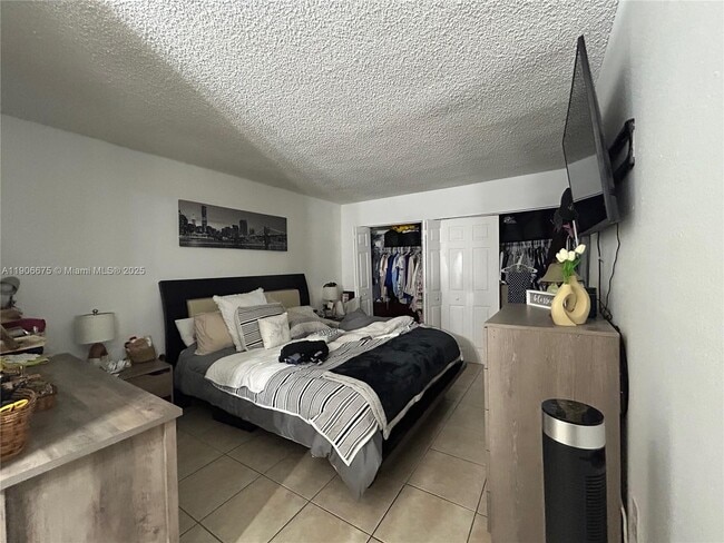 Building Photo - 19781 SW 114th Ave