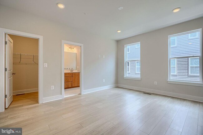 Building Photo - 2705 Ferry Bar Dr