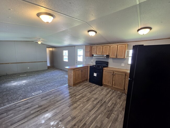 Building Photo - 700 W Ridgeway Ave