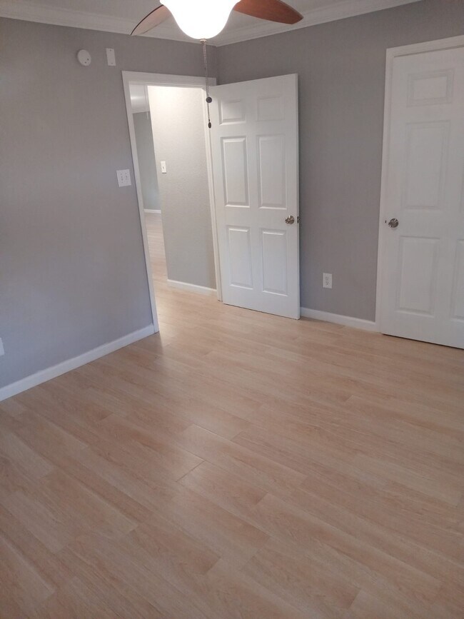 Building Photo - 11811 Greenmesa Dr