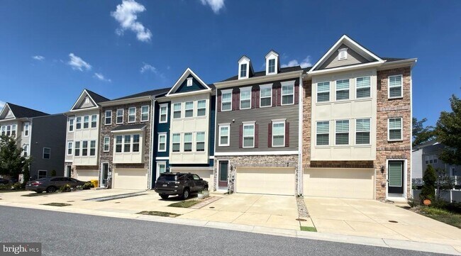Building Photo - 2512 Buckthorn Dr