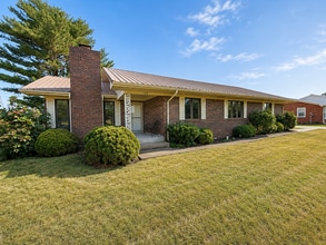 Building Photo - Spacious 3-Bedroom Ranch for Rent in Franklin, KY!