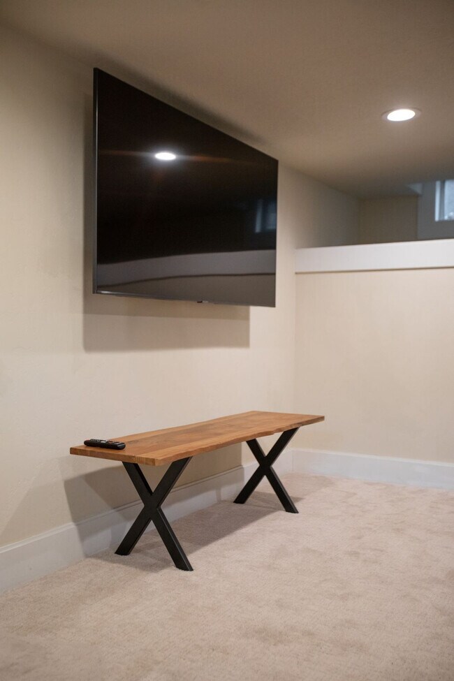 Building Photo - 1285 Parkway Ave