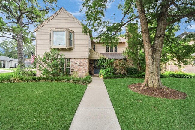 Building Photo - 403 Lakeside Estates Dr