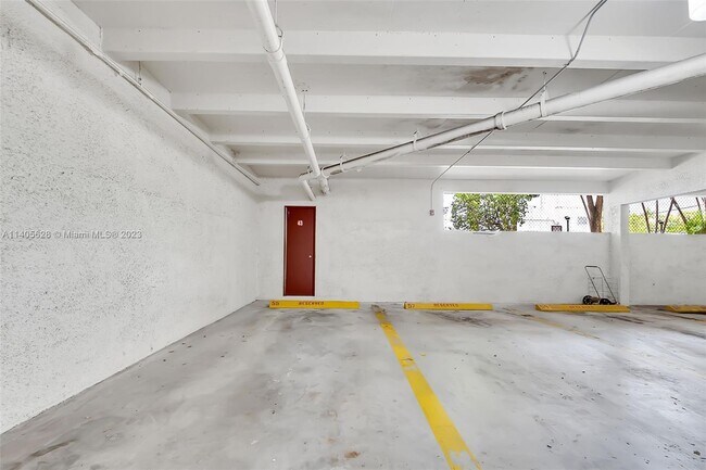 Building Photo - 1205 Mariposa Ave