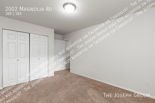 Building Photo - 2002 Magnolia Rd