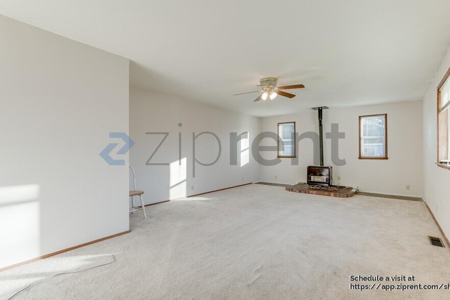 Building Photo - 351 Blake St