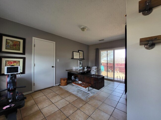 Building Photo - Great home on a corner lot